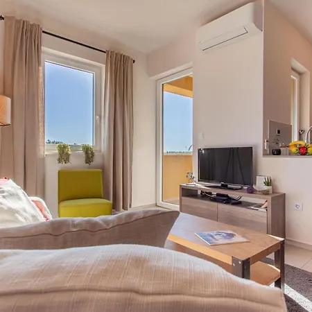 Leni Apartament Cres