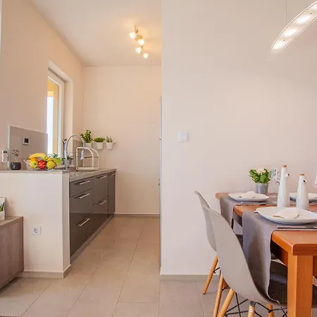 Leni Apartment